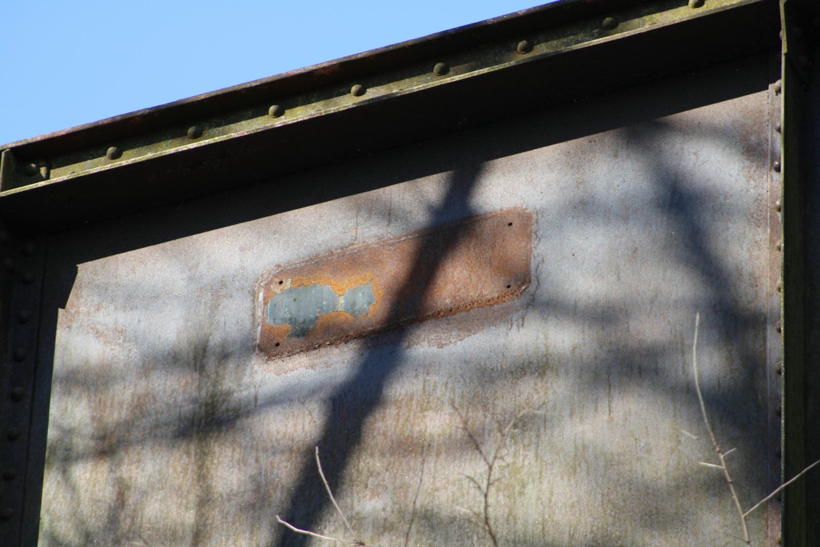Missing plaque, span #2, east track